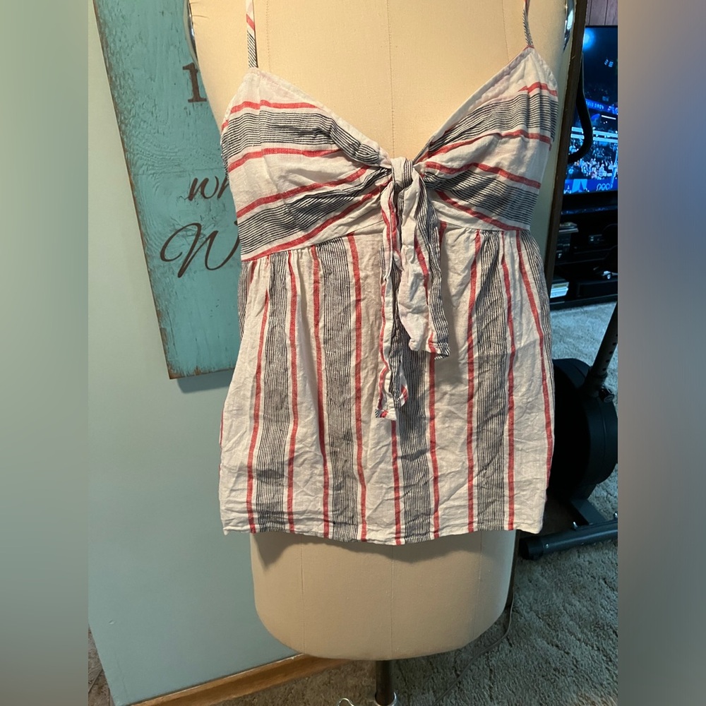 Gap 100% linen top size M. White with blue and red stripes